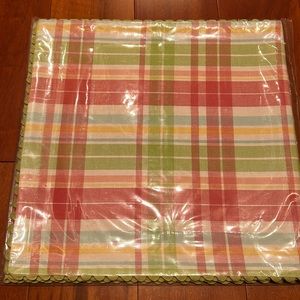 Brand New At Home America Spring Splendor Table Runner